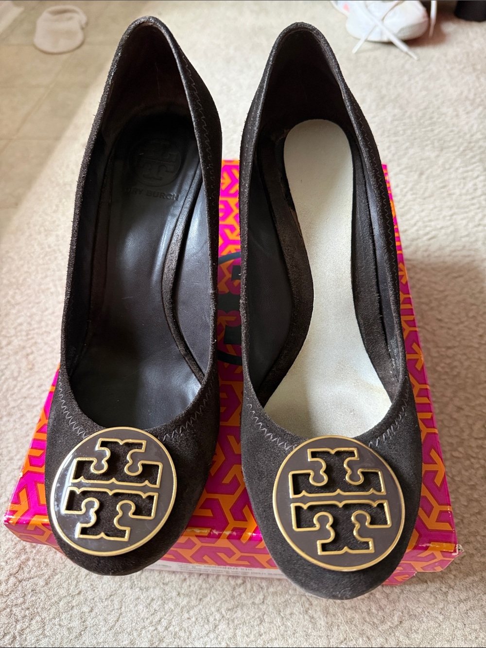Tory Burch Brown Suede Logo Round-Toe Heels